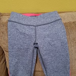 Girls leggings.